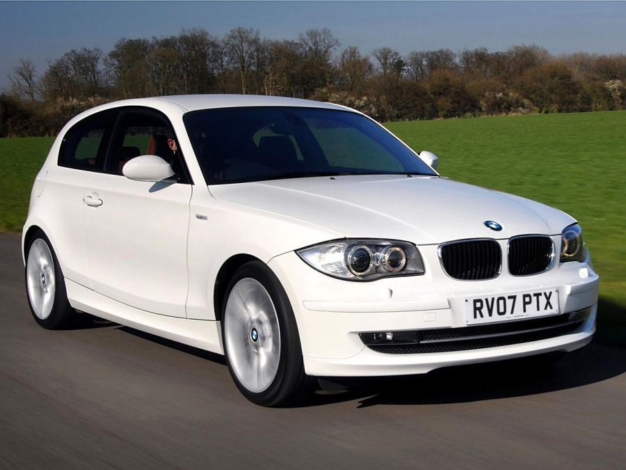  BMW 120d 3-Door 2008 года  (UK) (фото 1 из 9)